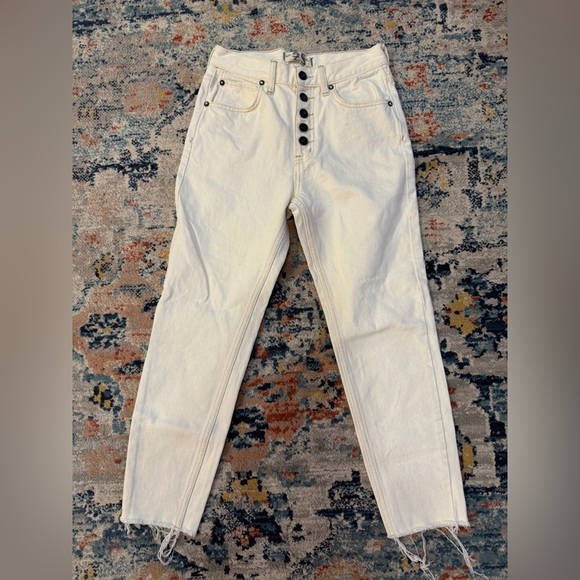 Free People Denim - Free People High-waisted cream button fly mom jeans
Size 25 short